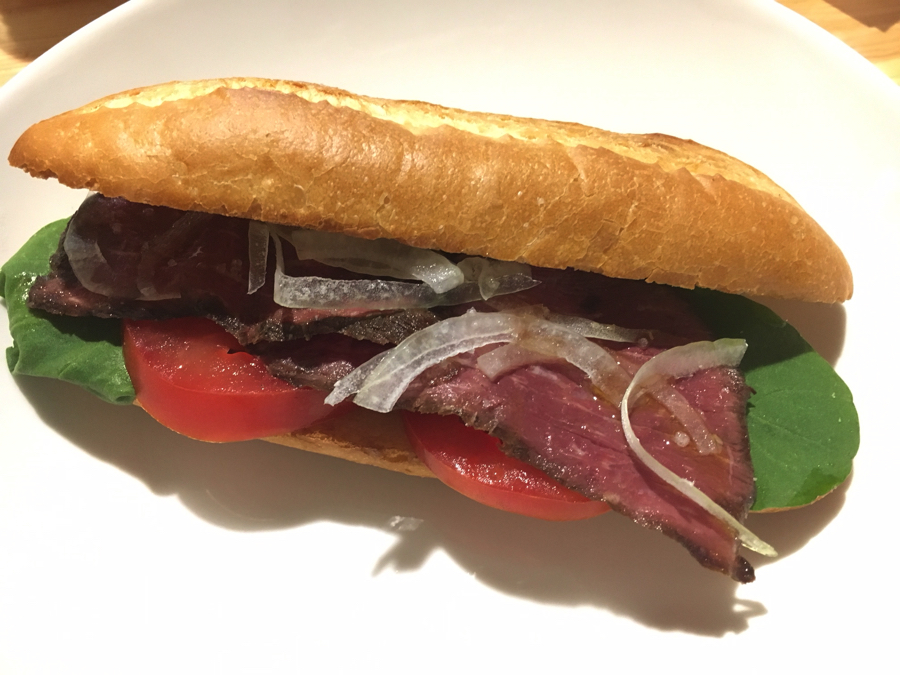 パニーニランキング1位　ローストビーフとトマト/amatoソース | 【ドッグカフェ】絶品！amatoの人気メニューランキング！：amato VOL.2