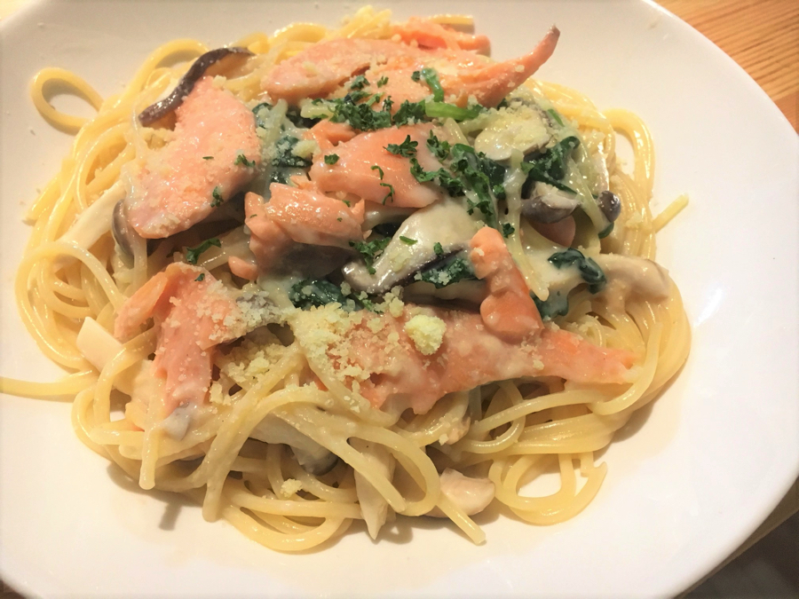 パスタランキング2位　スモークサーモンとほうれん草のクリームソース | 【ドッグカフェ】絶品！amatoの人気メニューランキング！：amato VOL.2