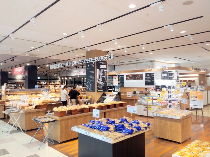 フードコート | 店舗紹介 - 志村坂下店