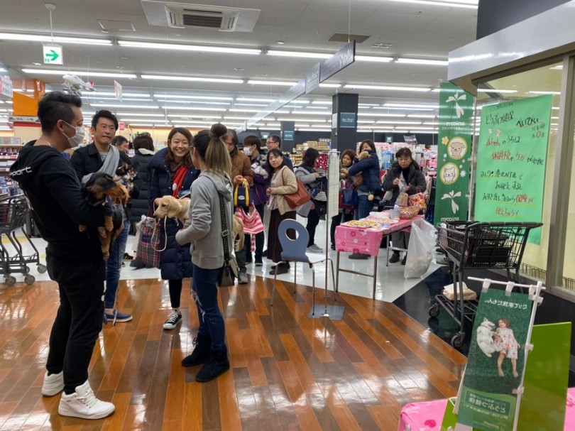 試食に目がキラキラ☆ | 缶バッチ作成＆ケーキ試食会 - 港北ニュータウン店