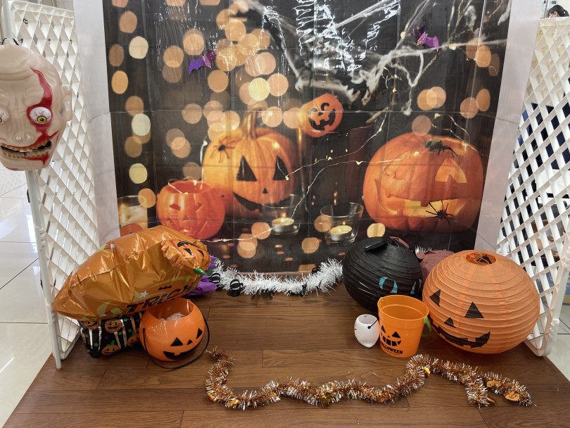 ハロウィン系のお楽しみ フォトブースで写真も撮れるらしい。。。 | 毎日来ても楽しい店鋪 - 横浜 大倉山店